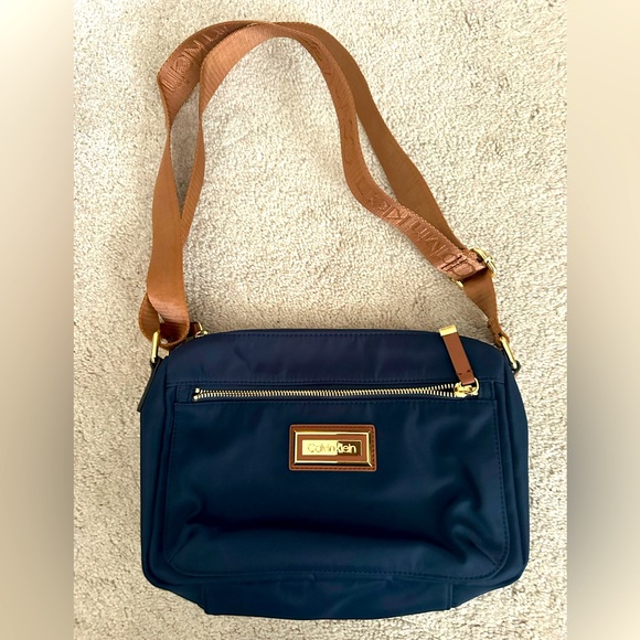 Calvin Klein cross body- shoulder bag - Picture 1 of 5